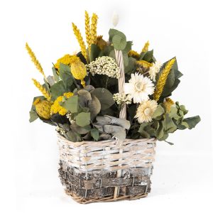 Cesta de flores preservadas primaverales