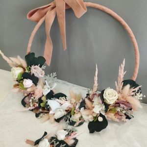 Ramo de rosas anaranjadas preservadas para novia