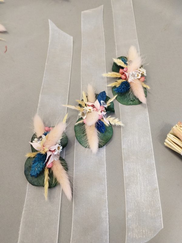 Pulsera de flores preservadas