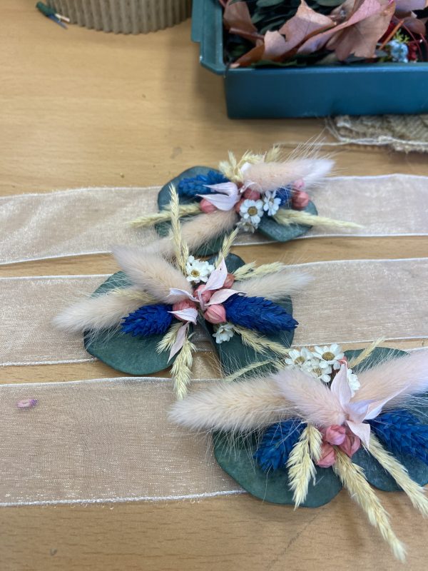 Pulsera de flores preservadas