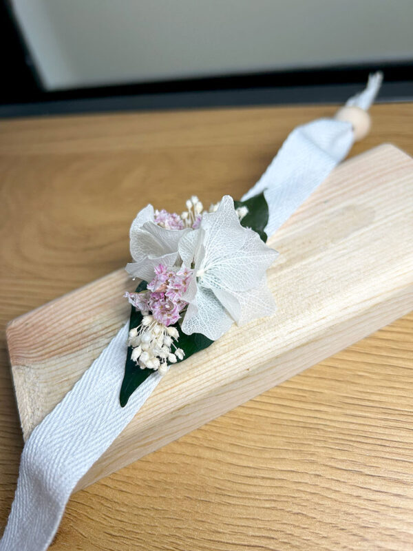 Pulsera de rosas preservadas