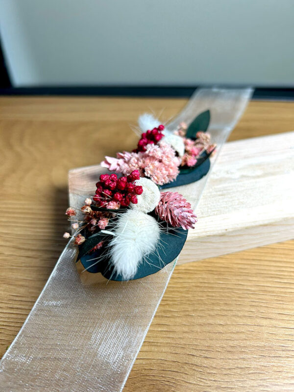 Pulsera de rosas preservadas