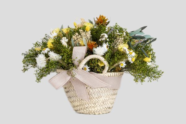 Cesta de flores preservadas silvestres