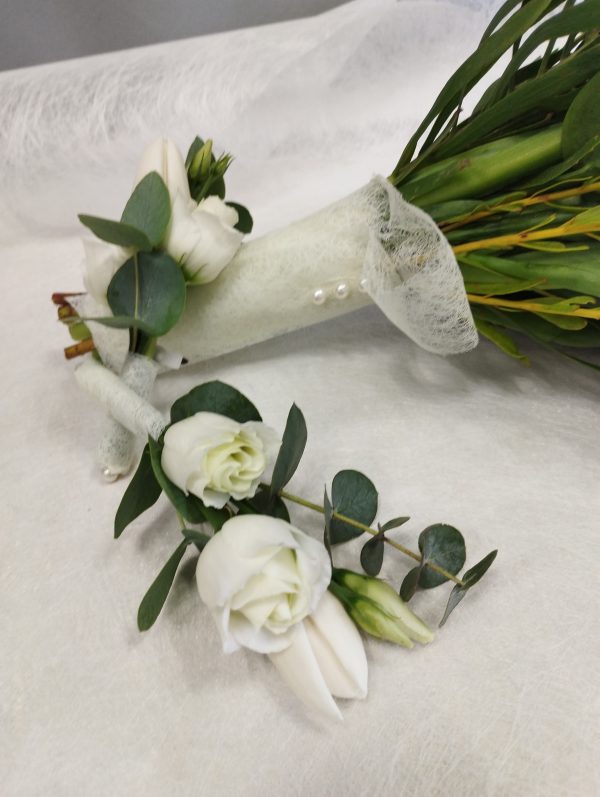 Ramo de flores naturales para novia con tulipanes y rosas