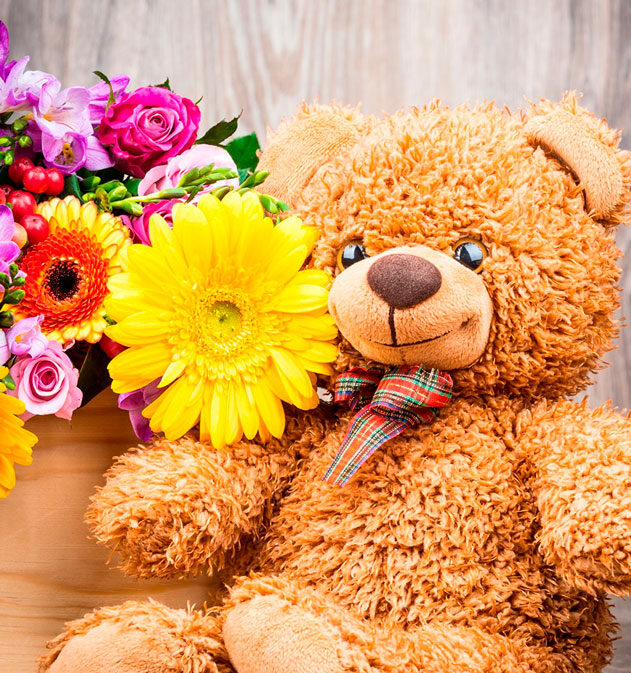 Ramo de flores más peluche